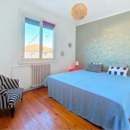 Hébergement de vacances Maison Contemporaine Avec Piscine Privée Toulouse